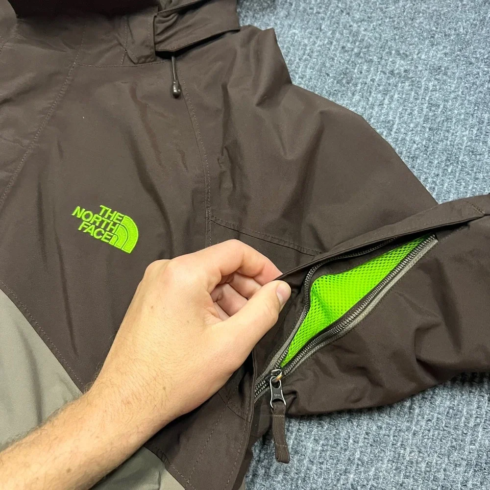 The North Face HyVent Ski Jacket Mens Brown Hooded Shell Small Waterproof Zip